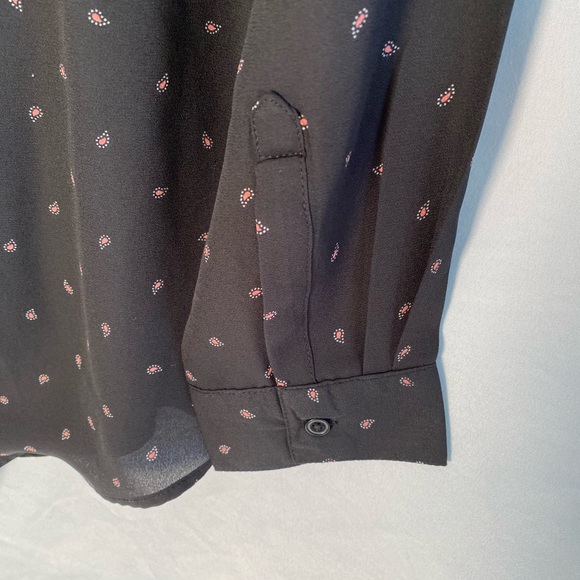 🌷3/$25🌷 Ladies Black print tunic top. - Picture 4 of 4